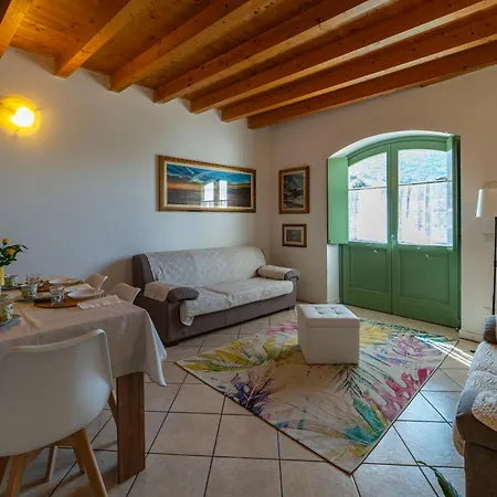 Artistic House On The Iseo * Sulzano