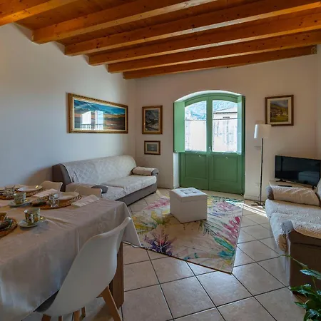 Apartment Artistic House On The Iseo *