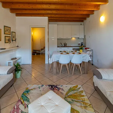 Artistic House On The Iseo Apartment Sulzano