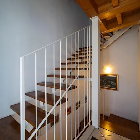 Apartment Artistic House On The Iseo