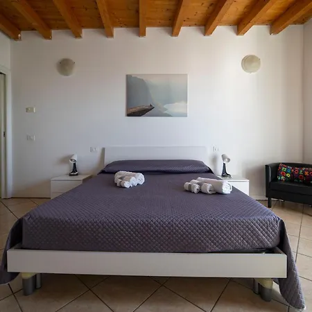 Artistic House On The Iseo *